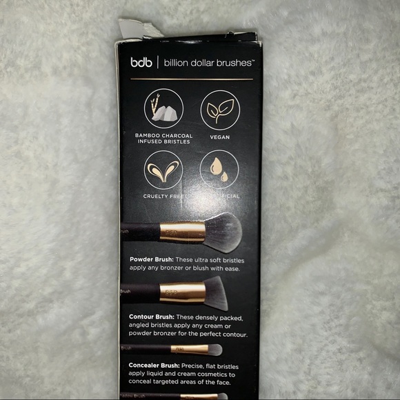 ⭐️HP⭐️ BILLION DOLLAR MAKEUP BRUSH SET NEW IN BOX CHARCOAL INFUSED. - Picture 4 of 15